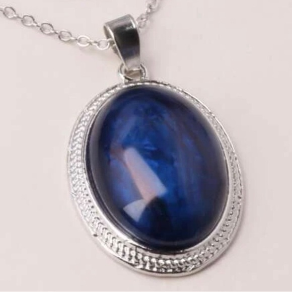 New Woman’s Sterling Silver Natural Brazilian Blue Kyanite Gemstone Necklace - Picture 9 of 10